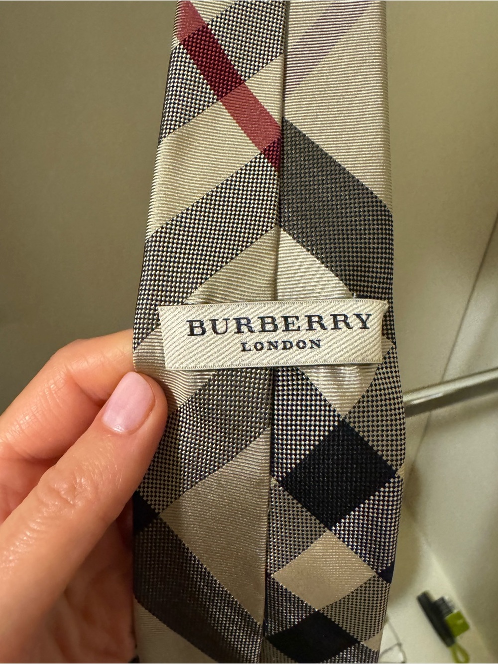Burberry Check Silk Tie | Archive Beige - Picture 3 of 3